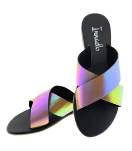 PU und Leder Slip On Cross Strap Sandalen Frauen Attraktive Erschwing liche Daily Wear Slip-On Elegante Hausschuhe Regenbogen PU Sandale