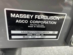 Massey Ferguson GC1725M 40HP Nuevo Tractor 4WD Entrega rápida Equipo agrícola Bomba de motor Componentes de caja de cambios - Product Image 3