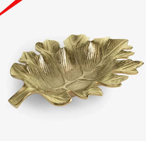 Plato de servicio con acabado dorado de diseño de hoja de alta calidad para restaurante - Product Image 4