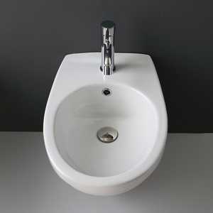 Juego de Artículos Sanitarios de Cerámica para Colgar en la Pared, Estilo Corsica, para Instalación en Baños - Product Image 4