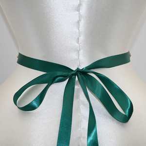 Cinturón de Novia Ajustable con Pedrería Esmeralda Bridella BS12KL para Bodas, Bailes de Graduación y Eventos Formales - Product Image 6