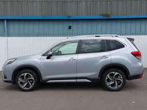 SUBARU FORESTER 2.0 E-BOXER XE PREMIUM 2024 USADO, Volante a la Izquierda/Derecha - Product Image 3