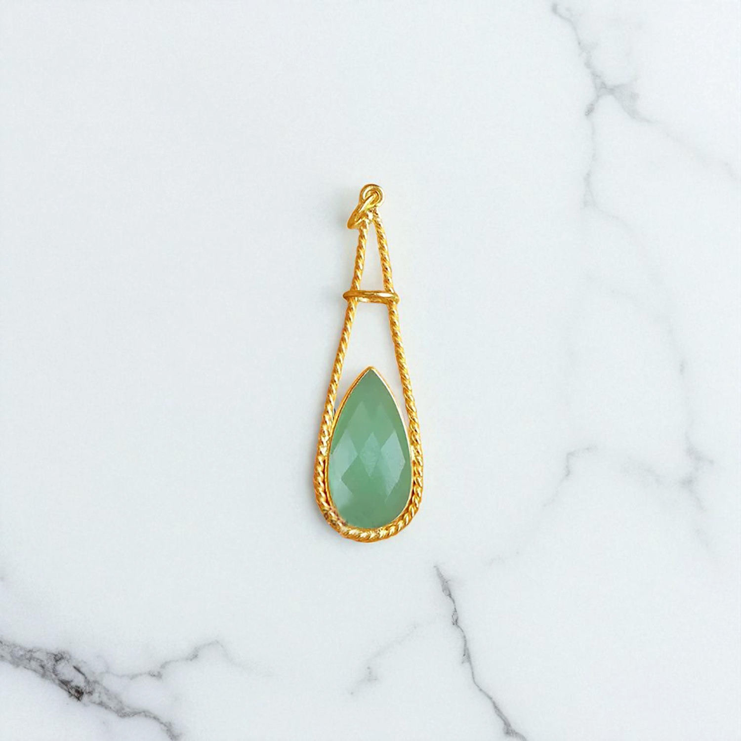 พลอยคาลซิโดนีสีเขียว