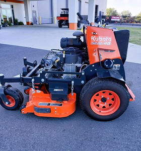 Cortadora de Césped Comercial Kubota SZ22-48 2024, Motor Kawasaki de 22 HP, Cortadora Hidrostática de Giro Cero de 48 Pulgadas en Venta - Product Image 2