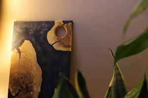 Planche à découper en bois résineuse à forte résistance, fabriquée en bois d'acacia et en bois de manguier, idéale pour la cuisine quotidienne - Product Image 4