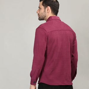 Veste chemise de style homme | Surchemise en coton durable avec fermeture boutonnée et design utilitaire classique - Product Image 6