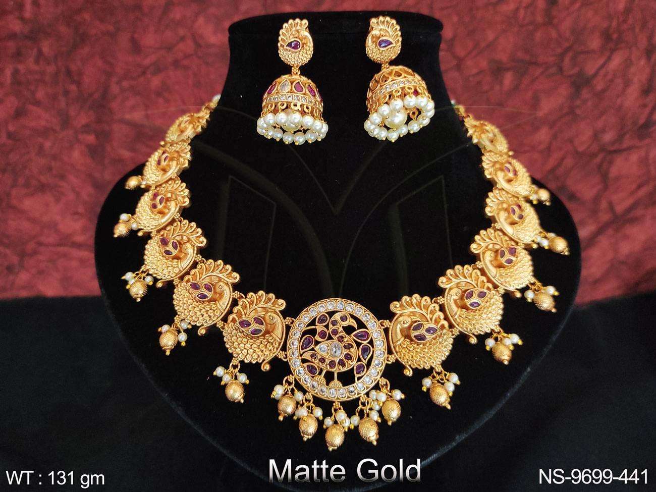 สีขาวทับทิม