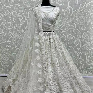 Lehenga Choli Designer Perfect Partywear avec broderie en fil - Product Image 1