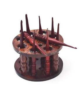 Porte-crochet en palissandre fait à la main organisateur de fil pour tricoter et crocheter avec crochet de support - Product Image 1