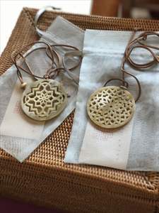 Collier en corne de buffle vintage fait main de la meilleure qualité, style bœuf, en promotion pour les fêtes chrétiennes - Product Image 2