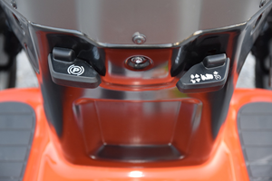 รถตัดหญ้า Husqvarna YTH22V42 ราคาถูก ใหม่และมือสอง พร้อมขาย จัดส่งได้ทันทีจากซัพพลายเออร์ - Product Image 4