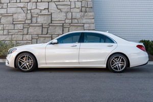 Increíble Mercedes-Benz S560 4Matic Sedán usado del 2018 - Product Image 2