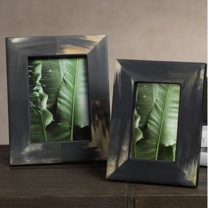 Marco de fotos de cuerno natural hecho a mano Chipset pegado a mano artesanal único Múltiples opciones de color con pulido a mano Característica hecha a mano - Product Image 1