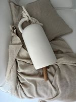 Cloche de vache en céramique faite à la main traditionnelle avec un look de campagne rustique idéal pour les décorations intérieures et extérieures