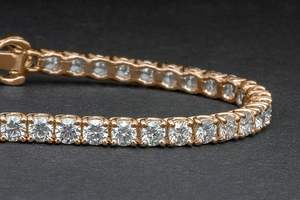 Impresionante Brazalete de Tenis Elaborado en Plata de Ley 925 con Joyería de Alta Calidad en Color DEF y Claridad VVS, Diamantes Moissanite - Product Image 5