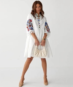 2025 meilleure vente ukrainien brodé Blouse pour adultes col en v ballon à manches longues fête porter haut en lin vêtements africains - Product Image 2