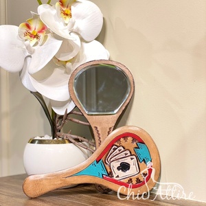 กระจกมือถือหนังแท้ทาสีด้วยมือสไตล์ตะวันตกกระจกแต่งหน้าด้วยมือดีไซน์วินเทจเหมาะสำหรับเป็นของขวัญสำหรับภรรยา - Product Image 1