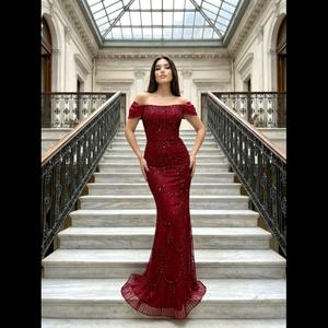 Vestido de Noche Largo y Elegante, Rojo, Moderno, Recto, con Hombros Descubiertos, en Azul Marino y Negro, Diseño Personalizado - Product Image 5