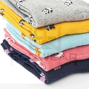 Nouveauté Chaussettes pour femmes en élasthanne/nylon à motif personnalisé Lettre Utilisation quotidienne Antibactériennes Respirantes Haute qualité Vente en gros - Product Image 3