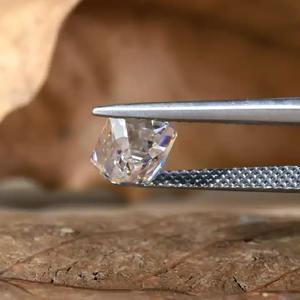 เพชรแล็บทรงเหลี่ยมมรกต 1 กะรัต สี D ความสะอาด SI รับรองโดย IGI เพชรเพาะเลี้ยงแบบหรูหรา - Product Image 2