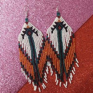 Boucles d'oreilles pendantes faites à la main de haute qualité avec bijoux en perles pour les détaillants de mode disponibles pour l'approvisionnement du World Wide Web - Product Image 4