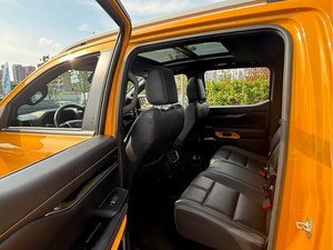 MEILLEURE OFFRE - Rang-ger modèle 2023 - Pick-up tout-terrain 4x4 - Conduite à gauche - Sièges en cuir - Intérieur foncé - Product Image 4