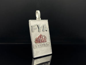 Pendentif unisexe en acier inoxydable avec lettres personnalisées en diamant CZ, style hip-hop - Product Image 2