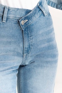 Jeans en denim pour femme, coupe slim, skinny, droite, large, décontractée, mode, en coton, extensible, taille haute, vente en gros, personnalisable - Product Image 2