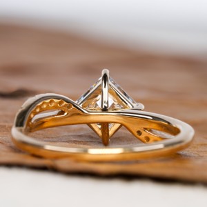 Bague élégante en or jaune massif 14 carats avec diamants pour femmes, bague de fiançailles en diamant certifié Igi - Product Image 4