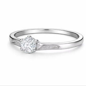 Anillo de Plata de Ley 925 con Circonita Cúbica Solitario, el Más Vendido, para Mujeres y Niñas - Product Image 1