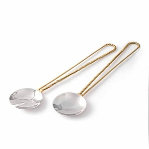ชุดช้อนส้อมสลัดสแตนเลสเคลือบทองสวยงามสำหรับงานแต่งงาน ช้อนและส้อมโลหะสำหรับโต๊ะอาหาร - Product Image 4