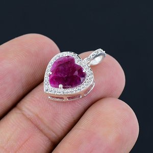 Pendentif artisanal en argent sterling 925 de qualité supérieure, véritable rubis, finition polie, tendance, forme cœur, pour femme - Product Image 4