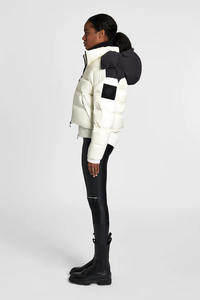 Haute qualité craie OEM femmes grande taille courte à capuche Performance doudoune matelassée bulle vers le bas hiver doudoune pour les femmes - Product Image 6