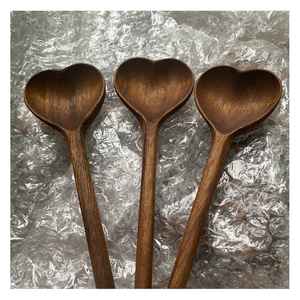 Ensemble de cuillères de cuisine écologiques du Vietnam faites à la main à partir d'outils de cuisson en bois durables pour un usage quotidien et un emballage d'exportation au détail - Product Image 2