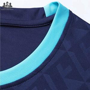 Uniforme de football personnalisé pour hommes adultes - Motif uni 100% polyester, short à séchage rapide, respirant, léger, couleurs et logo personnalisés - Product Image 3