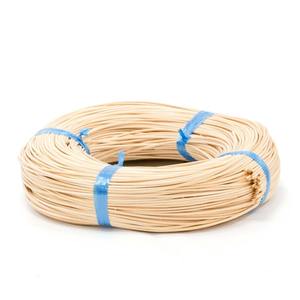 Material de ratán natural, blanqueado y sin blanquear, en rollo, para la fabricación de artesanías, procedente de Vietnam. - Product Image 1