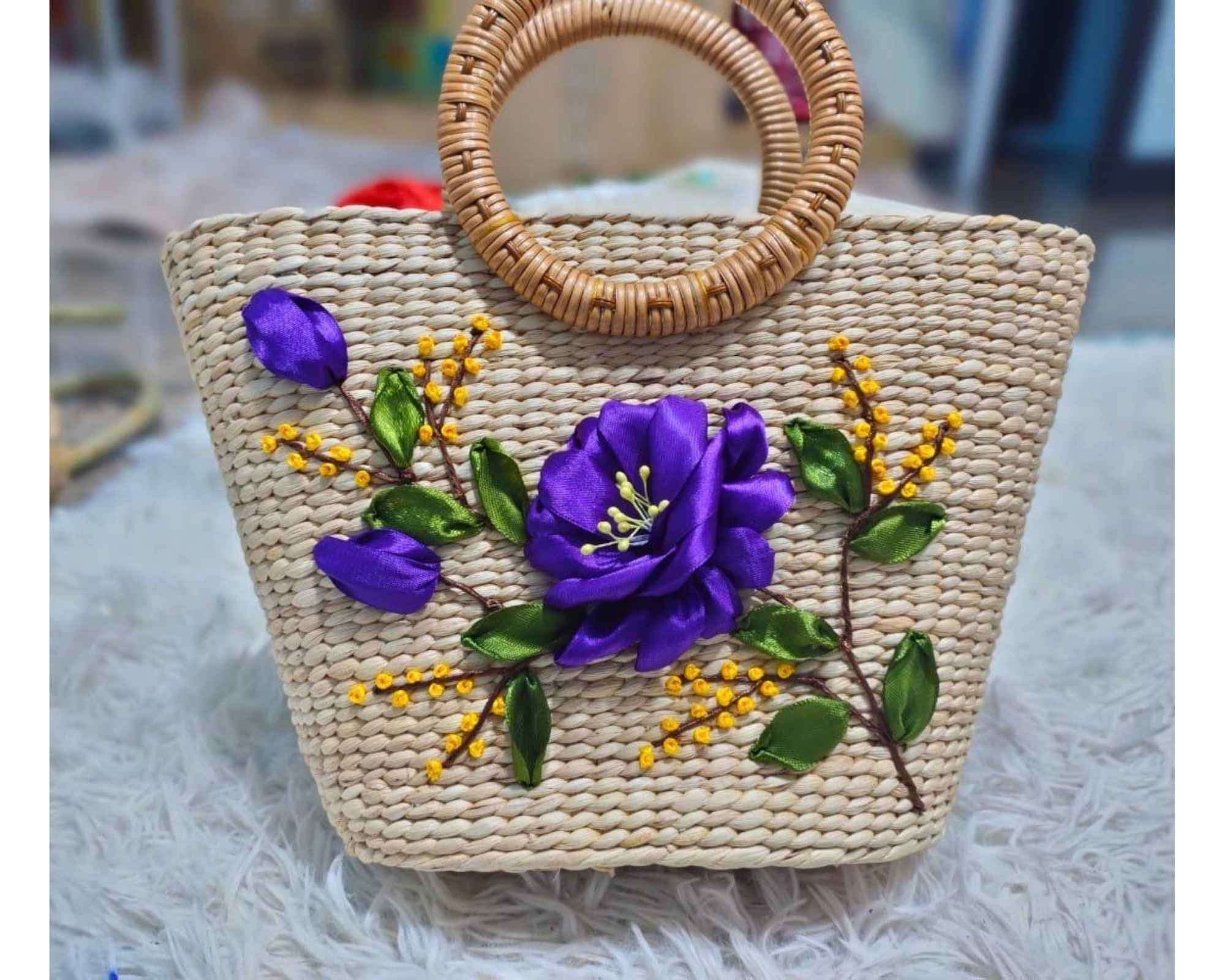 Shop Our Elegant Water Hyacinth Bags - Perfect for All Seasons