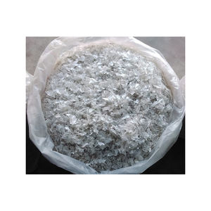 Bouteilles PET en vrac flocons de ferraille offerts en gros remise expédition rapide emballage prêt à l'exportation - Product Image 1