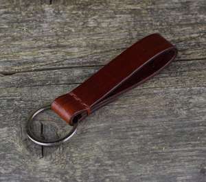 Porte-clés vintage en cuir véritable fait à la main, logo personnalisé, porte-clés coloré, porte-clés élégant et durable pour un usage quotidien et pour offrir en cadeau - Product Image 1