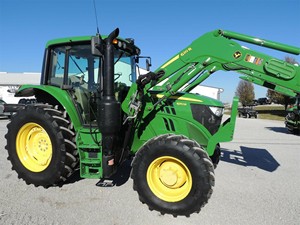 รถแทรกเตอร์จอห์นเดียร์ 6110M 4WD 110 แรงม้า เครื่องยนต์ดีเซล ใช้งานน้อย สภาพดี ดูแลรักษาอย่างสมบูรณ์แบบ - Product Image 4