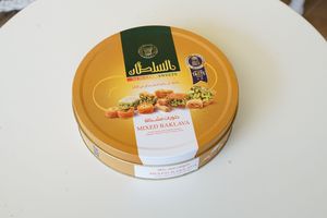 Assortiment exquis de Baklawa orientale, boisson 350 g avec des ingrédients frais à 100 % pour adultes et enfants, emballé dans une boîte - Product Image 5