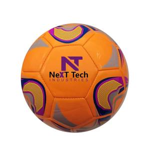 Tech Industries Ballon d'entraînement de football Matériau PU à des fins d'entraînement avec un design personnalisé et un logo personnalisé - Product Image 3