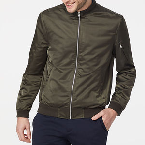 Veste en satin pour hommes de baseball brodée sur mesure pour la saison d'hiver Veste en satin chaude d'hiver de style universitaire pour hommes en bas quantité minimale de commande - Product Image 1