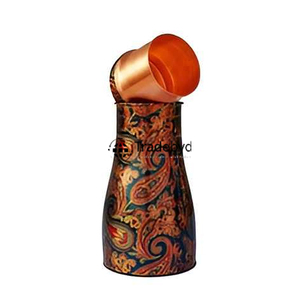 Elegante botella de cobre con enfoque de bienestar diseñada para regalos de yoga en casa e hidratación Tradebyd - Product Image 6