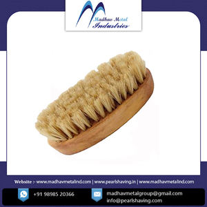 Brosse de toilettage de barbe en bois d'emballage personnalisé de nouvelle conception de fabrication en gros - Product Image 2