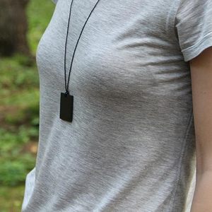 Colgante Minimalista de Shungita de la Herencia Carelia, Rectangular, Joyería de Piedra Natural para Protección EMF, Shungita Auténtica de Rusia - Product Image 2