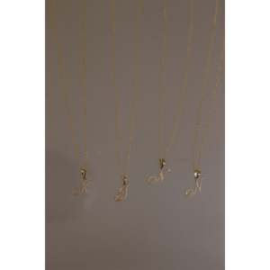 Collier avec pendentif et breloque en forme de lettre d'amour - Product Image 6