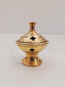 Quemador Bakhoor de latón de alta resistencia con una elegante tapa abovedada para rituales de fragancia tradicionales árabes y de Oriente Medio - Product Image 6