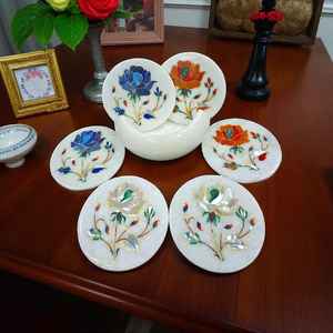 Ensemble de dessous-de-verre en marbre incrusté faits à la main, dessous-de-verre décoratifs en pierre, cadeau de pendaison de crémaillère, vaisselle élégante - Product Image 4