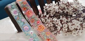 Bordado floral hecho a medida en varios colores en diseños étnicos y en tela de base de red en una pulgada de ancho y para reventa - Product Image 4